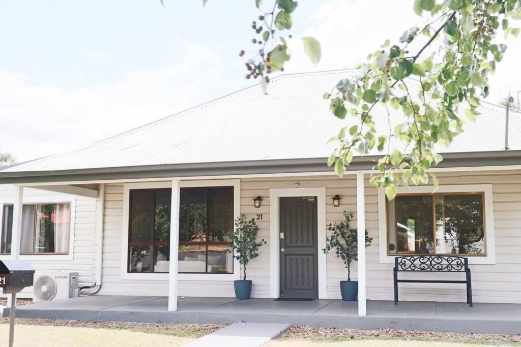 Jacaranda Cottage Dubbo Exterior photo